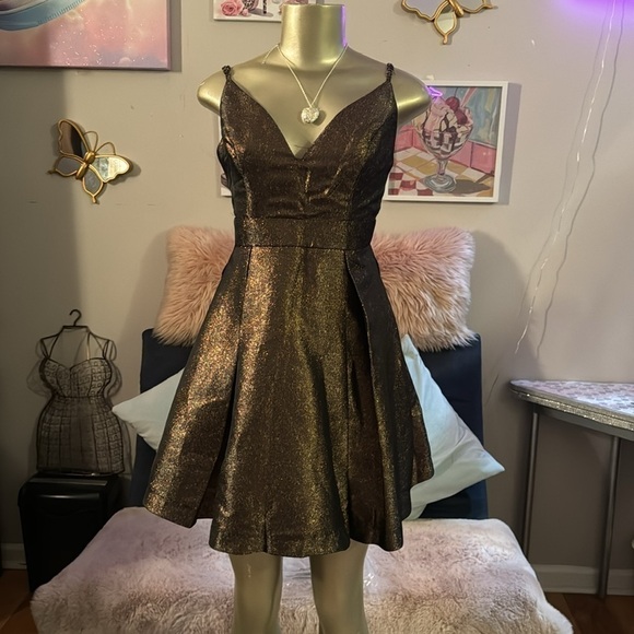 Fashion Nova Metallic Bronze Dress: Size Medium, Strapless and Super Cute 🥰 - Picture 12 of 13